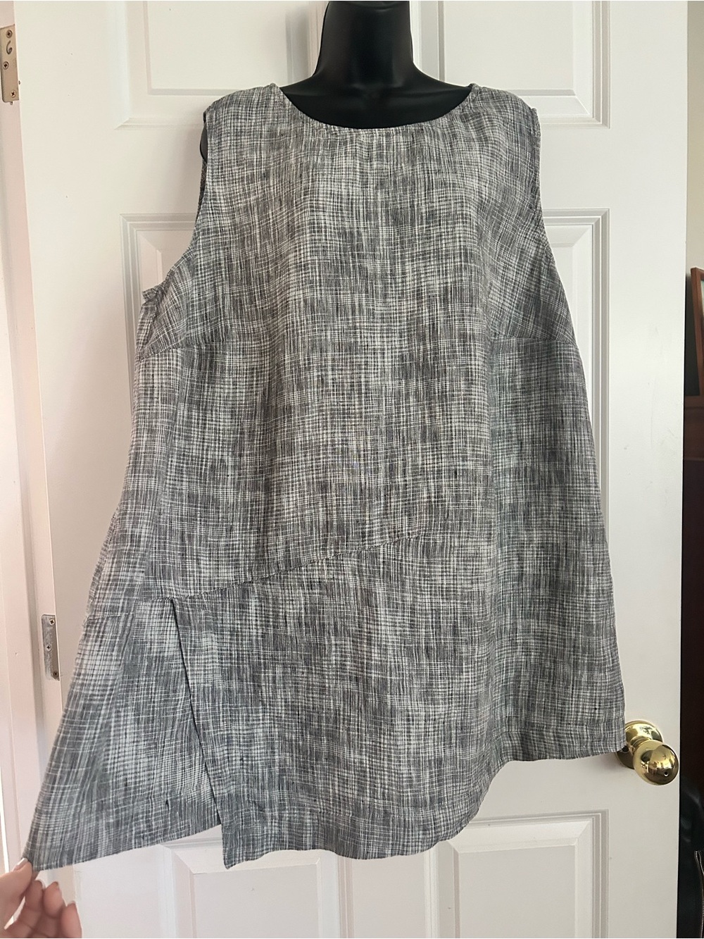 Black/white assymetrical linen tunic